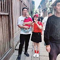 去乌镇玩了一天，宝贝好开心😃 辛苦婆婆和老公抱娃了❤️ 桐乡乌镇：来过 未曾离开❤️ 41Kg 的我抱不...