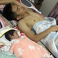 突然觉得这个画面很温馨，我的两个情人。