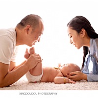 老公躺在重症室里已经第九天了，医生一次次的告诉我说他可能一辈子都是植物人了，让我接受这个结果...