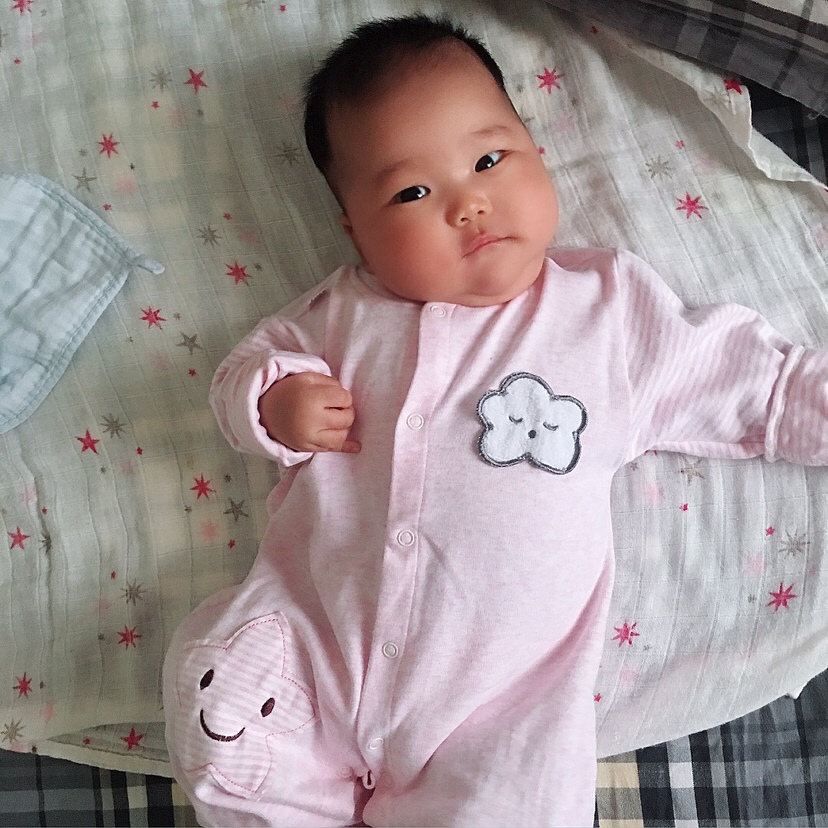 😂😂😂😂衣服扒开肉嘟嘟的，女儿咱长大了一定要