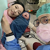 产科老公叮嘱-产后24小时内一定要做这五件事  老公是读医学专业硕士毕业的，在妇产科上班6年了，从 ...