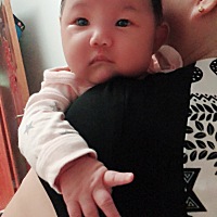 24天的二宝，眼睛已经可以睁的很大了 纯母乳喂养，现在5.8公斤