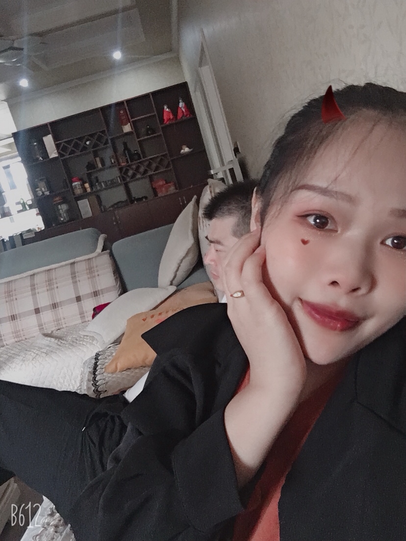 生娃之后第一次拍照！脸大如盆🤪