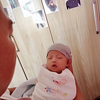 自我纠结体，选择了奶粉喂养。又愧疚的心里难受，母乳喂养又痛苦的要死一心想要直接奶粉，本来就奶少宝...