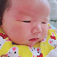 2019.10.3顺产佩奇一枚10.3斤。差点挂在产房出不来。40周的时候医生彩超预估7.8-8斤，然后我是40+6...