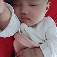 长个不长肉的佩奇宝宝，纯母乳，两个月长了不到四斤（9斤），吃的也不少现在一顿120ml，老母亲开始犯愁...