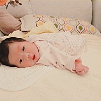 宝宝出生第10天，怎么看都看不够😂😂