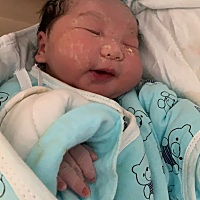 在经历了三天开了两指，最后顺转剖腹产，才让我们家小咖啡出来。妈妈永远爱你哦