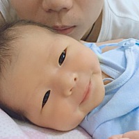 宝宝出生17天，男宝…7斤3两，整个孕期无孕吐无水肿肚子妊娠纹只长了三条，但是屁股已经毁了，生前体重9...