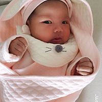 生了天天也是玻璃心，昨晚上睡觉突然奶从鼻子里流出来了一点，抱起来也不动也不哭可把你妈我吓得不轻，...
