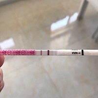 好烦躁，每次姨妈拖尾严重啊，等姨妈来完，金.秀.儿试纸一侧，都快接近强阳了😍，马上就安排！