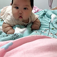 闺女3个月24天，今天发现竟然长了两颗牙齿，赶紧百度查询，结果参考是不太正常的，牙齿出太早了，明天去...