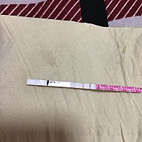 (转载)姨妈推迟六天了，测了金.秀.儿.排卵纸显示弱阳，早早孕也是白板，大姨妈怎么还不来哦