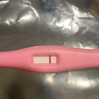 我月经已经延迟7天了，国庆假期开始就一直咳嗽，上火去医院看了吃了都药。国庆长假和男朋友有做爱。我刚...