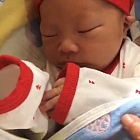 报喜啦！10月11号18点08分剖宫产乔治一枚，重6斤2两。我是38周＋3天发动的，说说我的生产经历，10月10号...