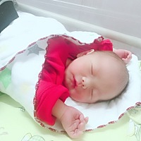 真的是个小暖男呀 怀孕时也没让我受罪 体重也没变化 也没长斑 出生后吃了就睡 睡醒就吃 一点也不闹人 真...
