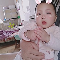 我家小宝贝今天整五个月了，前天和昨天已经连续睡了两个整夜觉了，夜里不用喂奶，我也没有那么辛苦了�...