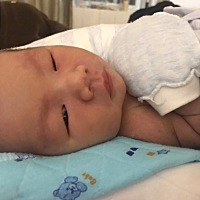 说说我得顺产经历吧！  13号半夜破水  羊水有点少  医生说白天才能挂针  然后我就回家了 回家之后就一直...