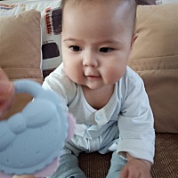 六个月的宝贝，各种姿势来了😂