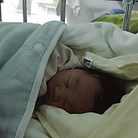 七斤女宝一枚，过程不提了，侧切➕撕裂了点，痔疮也带出来了，疼上加疼，打了无痛真的舒服很多！