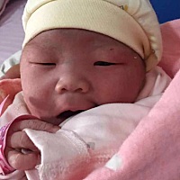 宝宝第九天测黄疸值330，那时医生让住院照蓝光，听说要断母乳喂养，不忍心，就没有住院，医院开了茵桅黄...