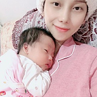 宝妈们月子里乳腺炎，乳房红肿可以冷敷冰敷吗？ 把温度降下来一点。打了一个星期了的消炎针了，还有...