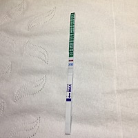 8月月经是26日至30日 9月月经是21日至25日 10月到今天都还没有一点来月经的迹象 早上测了一下隐隐约约的...