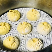 下午趁女儿睡着 做了南瓜粉丝包 还给丫头做了火龙果溶豆