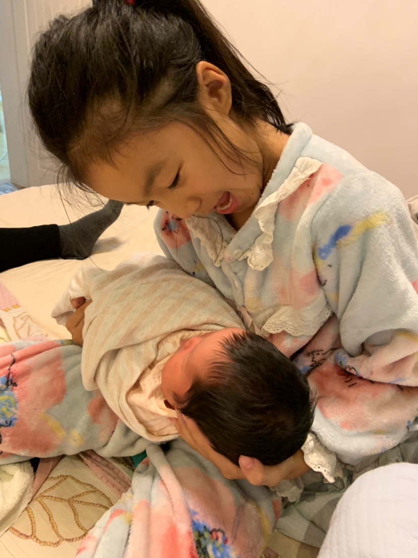 10.21日剖腹产男宝一枚，四天了，终于活过来了，姐妹们加油！