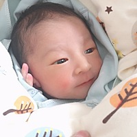 做四维眼眶超大 生下来为什么眼睛这么小😑 为什么不像妈妈的大眼睛😂 做了好几次彩超医生都说眼睛好...
