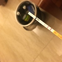 太惊喜了，肚子左边一直像刚吃饱走路疼的那种感觉，一开始没多想，一侧金秀儿早孕居然给我秒红，这惊喜...