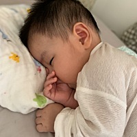 寶寶五個月了  我住在公公婆婆家 婆家强势 我自己家条件普通 平时婆媳不合 好想搬出去  甚至想離婚  可...