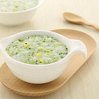 新手妈妈经常为何时给宝宝添加辅食而烦恼，专家说6个月之内可以不添加辅食，但是当孩子逐渐大了，总感觉...