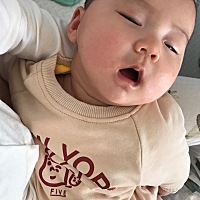 每次吃好neinei都是这副表情 你们猜我是睡了还是没睡🤣
