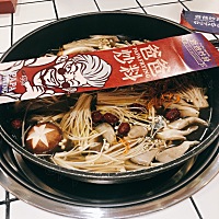今天开熏了～久违的火锅，只是不好吃辣😜