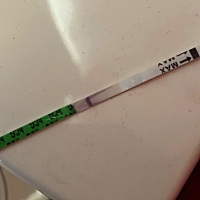 已经十天了早上测了次刚开始还没有我放那等了会时间有点灰的了，晚上拿测试笔在测就是白的了，没信心了