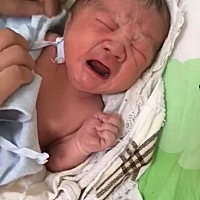 宝宝终于出来了，男孩6斤1两，痛死我了，不过好在开指很快半小时开完，8点40进产房打无痛10点15出生...
