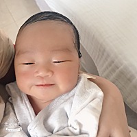 老实交代，刚刚是不是再偷拍我洗澡！╭(╯^╰)╮哼