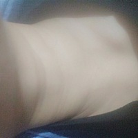 这是怎回事啊，3-4圈黑黑的，出去人家都笑我回去洗了好多变洗不掉，你们有吗各位