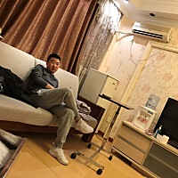 预产期11月4号，谁知10月30晚，半夜2点30破水了，以为是尿液，后来站起来哗哗流，吓死了，紧忙把老公叫...