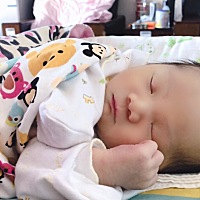 10月25号抛妇产，六斤八两，男宝一枚😘