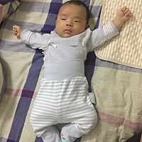 捕捉丑八怪一枚 都说他胖的像个包子 哈哈