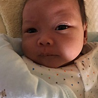 眨眼间就三十岁了（89.11.01） 眨眼间你就一岁了（18.11.01） 有时想起都觉得好似发梦甘 愿你长大 也能...
