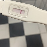 排卵期是21号。到现在，11.4号就该来事了，从10.26号开始就身上没力气，腰酸腰疼的厉害！困的不行不行的...