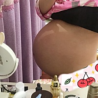 28号凌晨两点半破水，以为是尿出来了，躺了半个小时，又流出来很多，隔尿垫都湿了一大片，赶紧收拾去医...