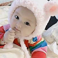 很久没来这里更新宝贝的成长了，接大眼女孩的这里来