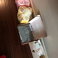 昨日份收到朋友专程去澳门带回的二宝的部分礼物，一大堆的千里迢迢带过来好感动，今日份再仔细一看，老...