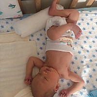 宝宝出生第十三天啦 出生第5天成功吃上第一口母乳 出生第6天除了啼哭之外增加了另外一种声音-啊……声音...