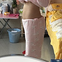 刚生了宝宝第五天掉了十四斤，后面就再也没有往下掉了。刀口那里也是硬邦邦的，肚子上的肉刚好掉那在那...