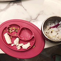 图1⃣️早餐：青豆瘦肉粥🥣 图2⃣️午餐：香菇炒娃娃菜➕清蒸小黄鱼➕馒头条🍄 图3⃣️晚餐：番茄鸡...